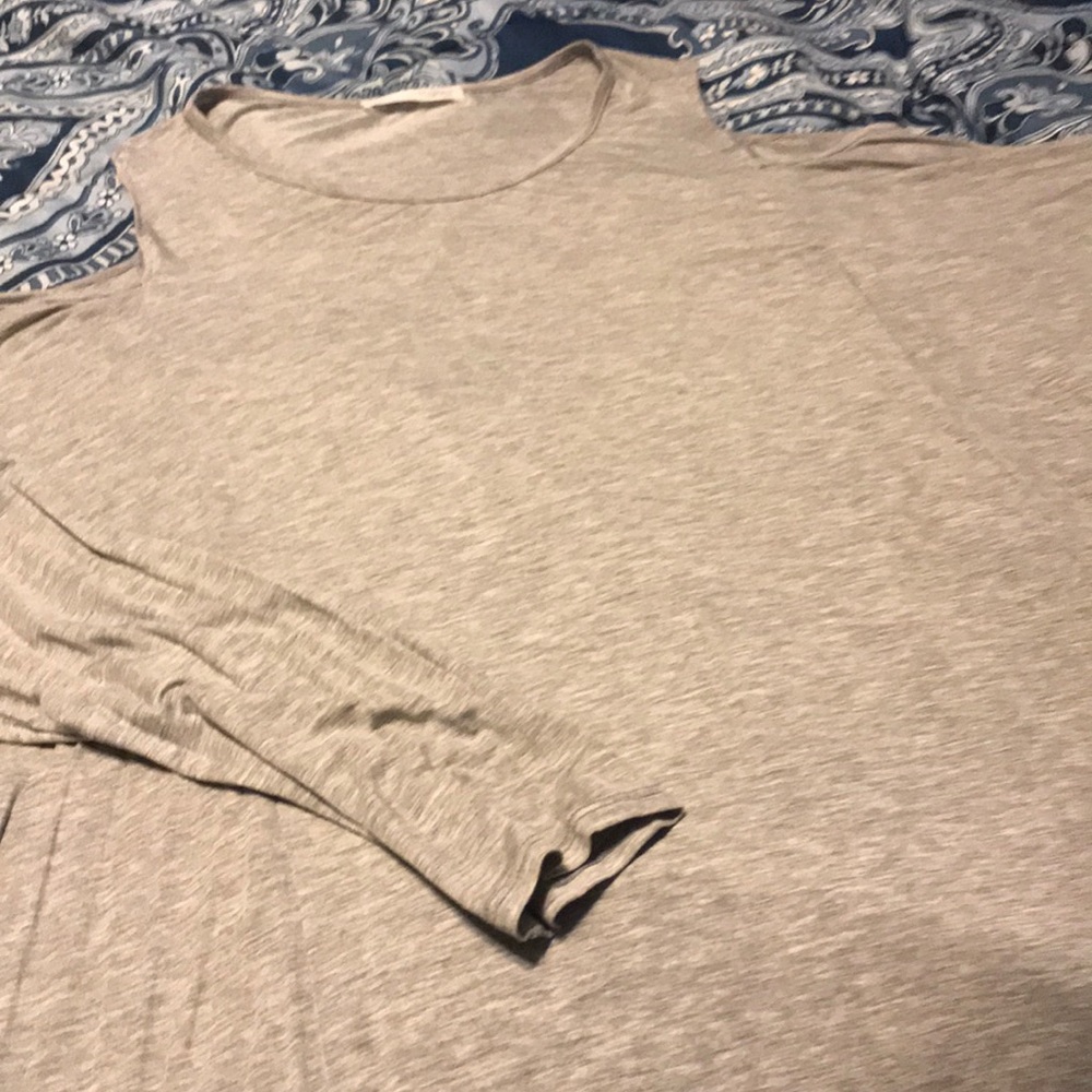 💚Gray cold shoulder tunic tee💚Bundle and Save!